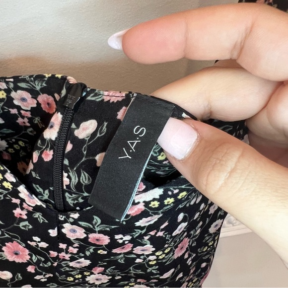 Y.A.S Floral Ruffle Tank Top - Picture 3 of 6